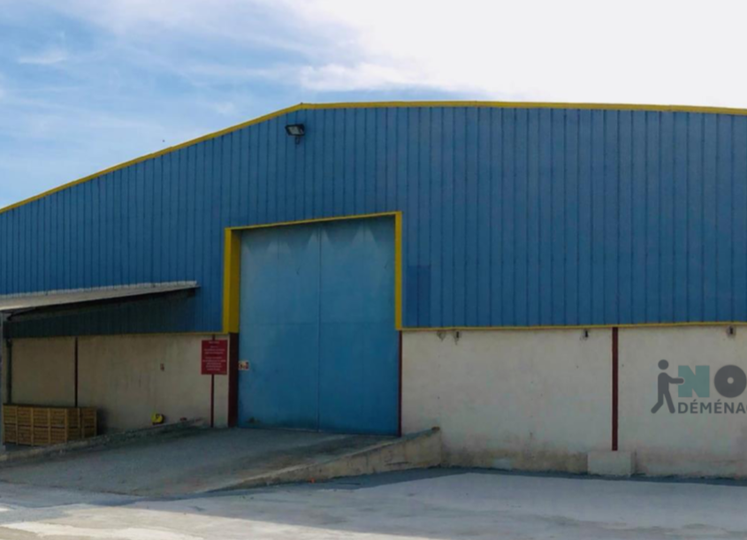Caisses-palettes de garde-meubles dans l'entrepôt Nova de Gignac-la-Nerthe